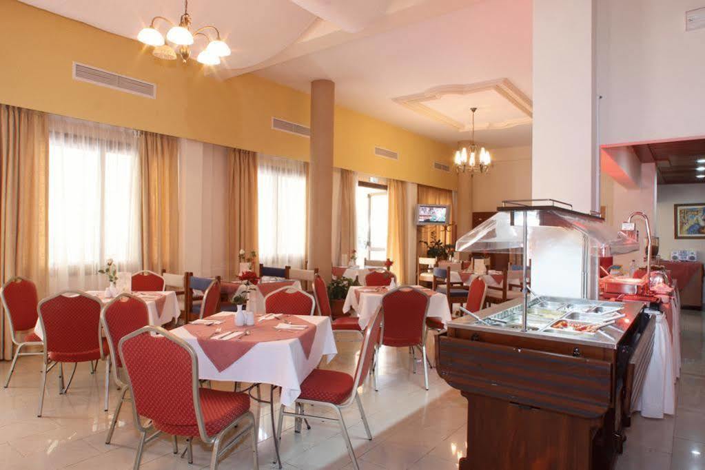 Crown Inn Hotel Nicosia Restaurant photo